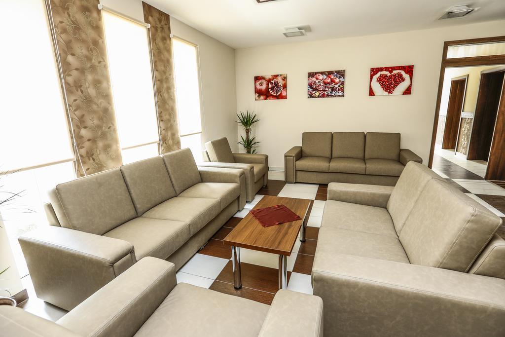 Hotel Granatalma Vendeghaz Fehérvárcsurgó Zewnętrze zdjęcie
