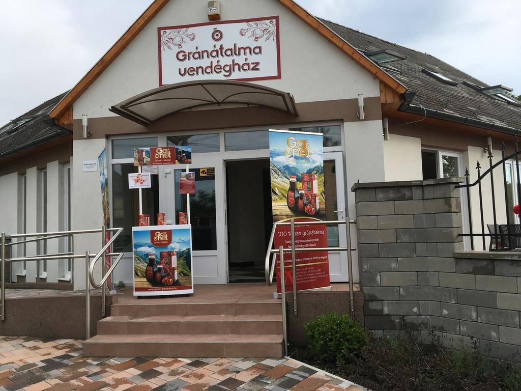Hotel Granatalma Vendeghaz Fehérvárcsurgó Zewnętrze zdjęcie